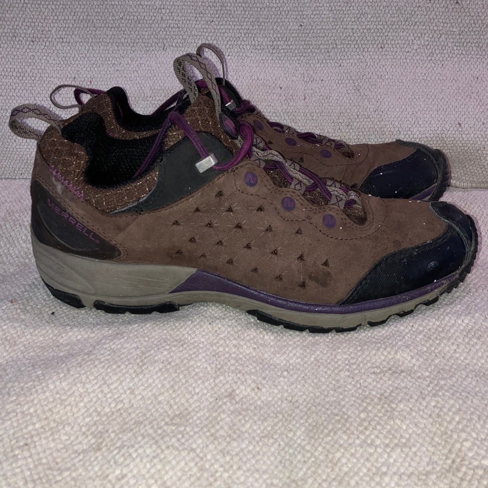 Merrell size 9 wm’s leather vibram air cushion hiking boot /  Shoes